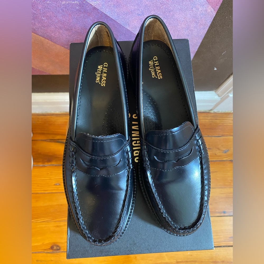 G.H. Bass & Co. Black Leather Loafers - Picture 10 of 13